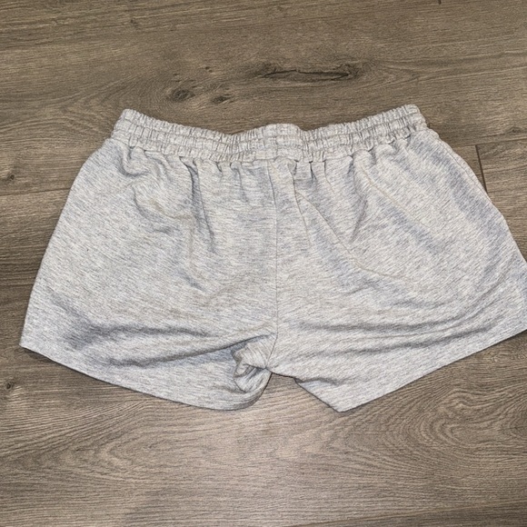 NWOT maternity sweat shorts medium - Picture 4 of 6